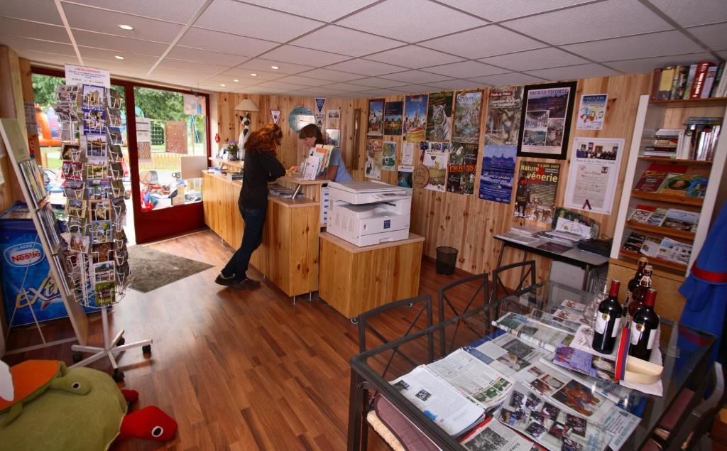 Camping La Belle Etoile Melun Bagian luar foto